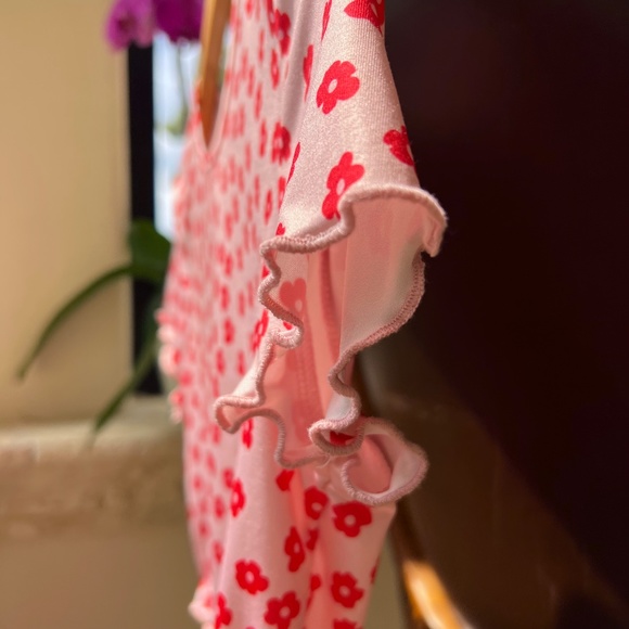 Pink Short Sleeve Crop Top with Red Flowers - Picture 3 of 16